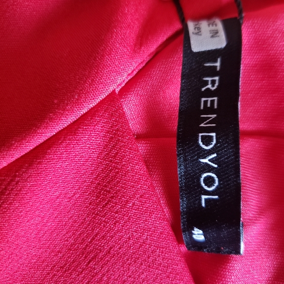 ASOS Trendyol one shoulder mini dress in red - Picture 4 of 7